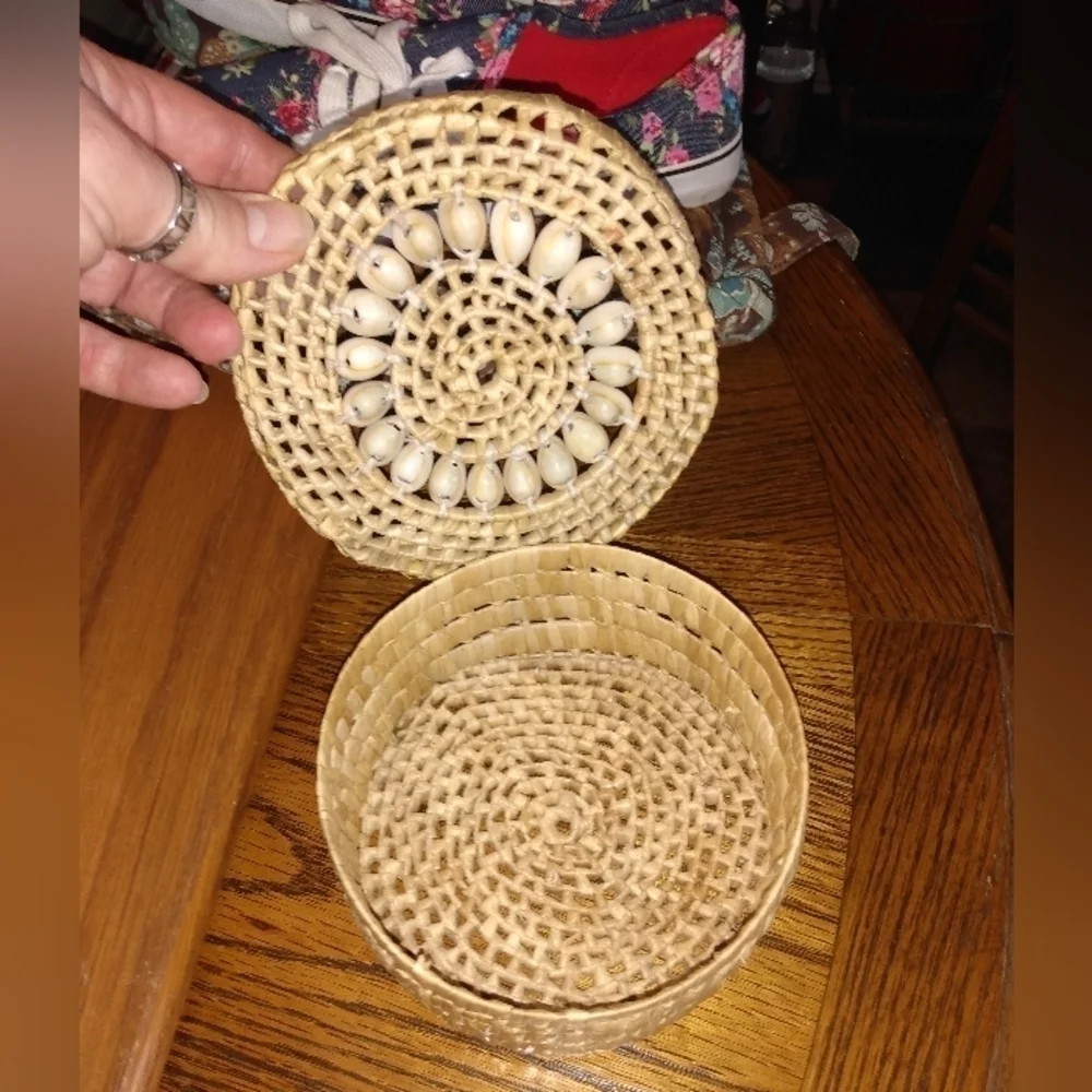 Vintage Wicker & Shells Box With Lid